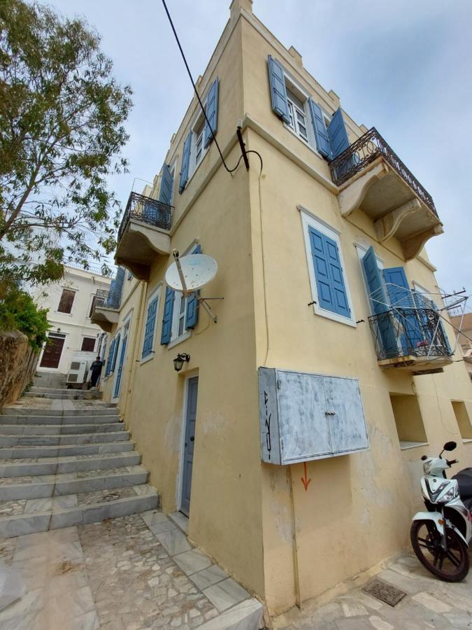 Artemis Ermoupoli Centre Appartement Pour Petit Budget Backpackers 外观 照片